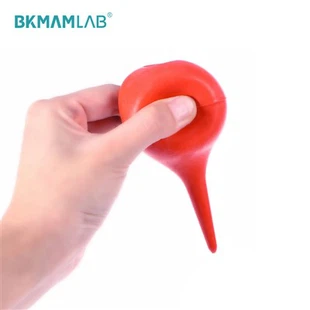 Kummist kõrvasüstla pall